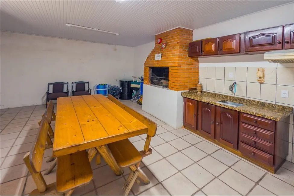 Foto 23 de Casa com 4 quartos à venda, 150m2 em Tramandai - RS