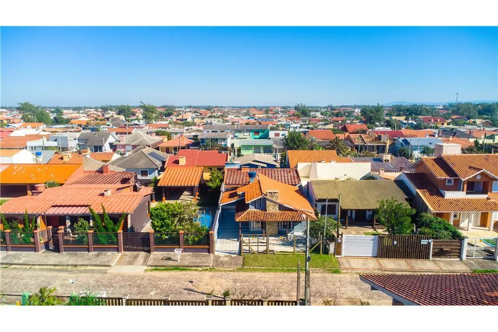 Foto 5 de Casa com 4 quartos à venda, 150m2 em Tramandai - RS