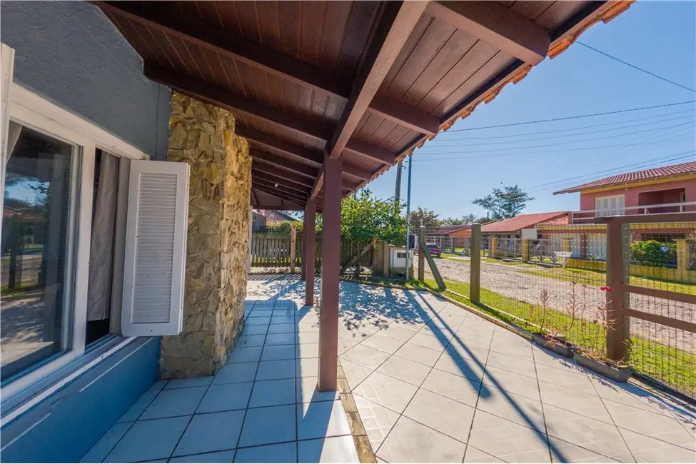 Foto 11 de Casa com 4 quartos à venda, 150m2 em Tramandai - RS