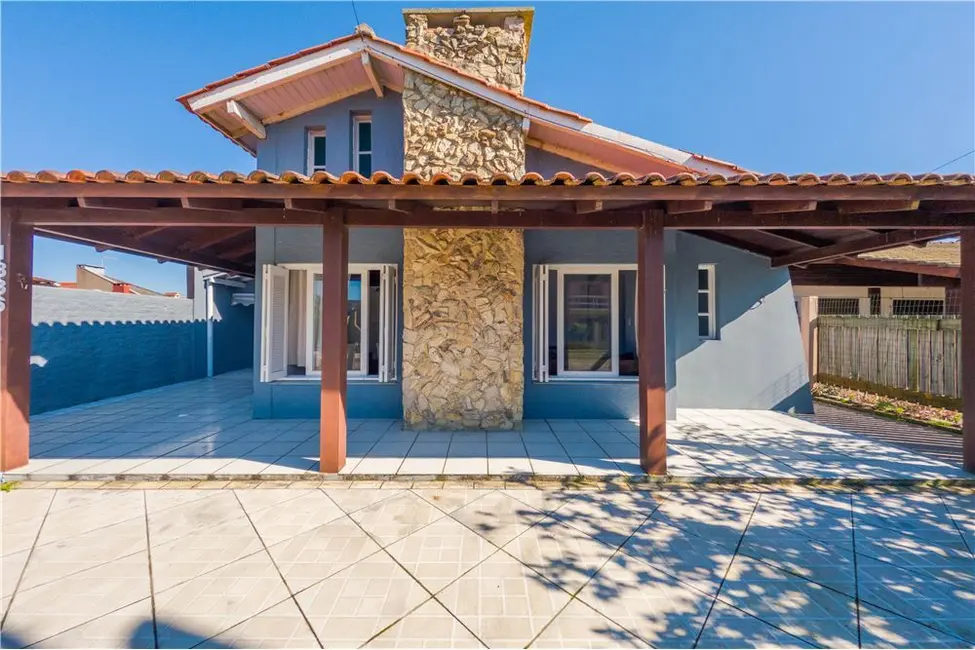 Foto 9 de Casa com 4 quartos à venda, 150m2 em Tramandai - RS