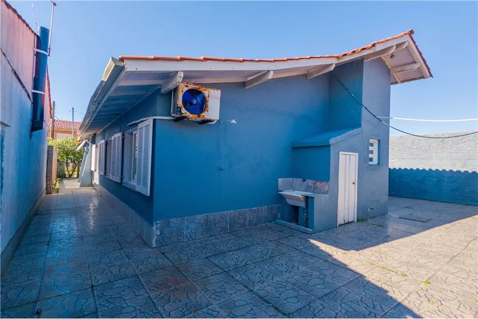 Foto 20 de Casa com 4 quartos à venda, 150m2 em Tramandai - RS