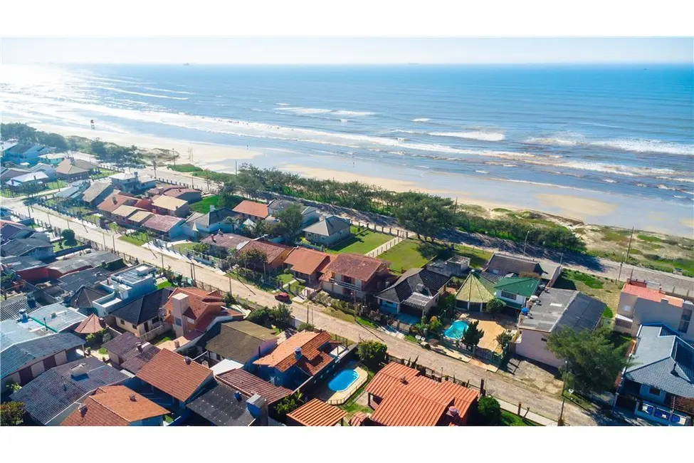 Foto 3 de Casa com 4 quartos à venda, 150m2 em Tramandai - RS