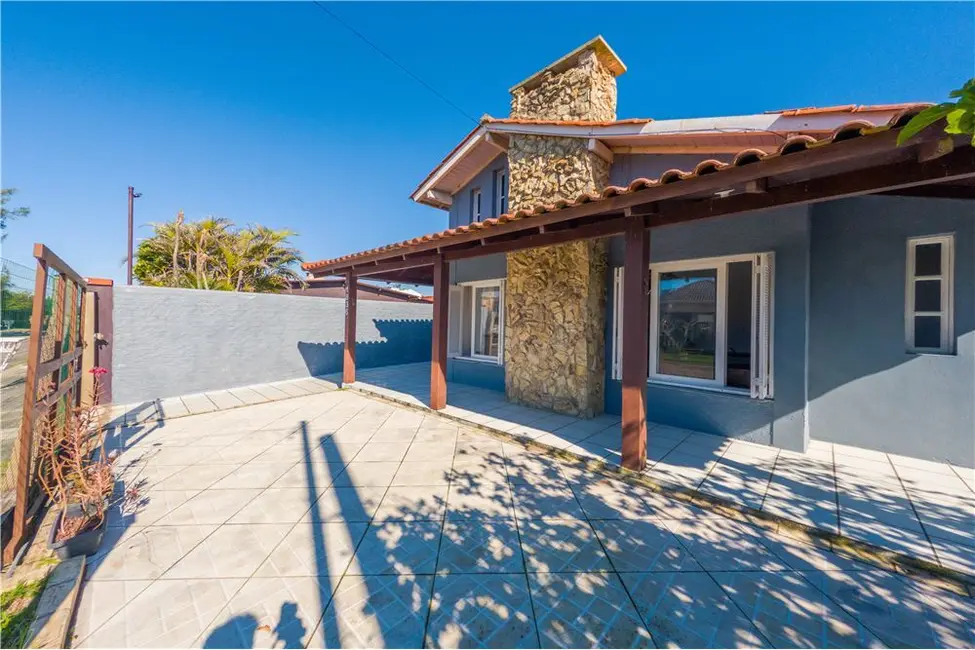 Foto 10 de Casa com 4 quartos à venda, 150m2 em Tramandai - RS