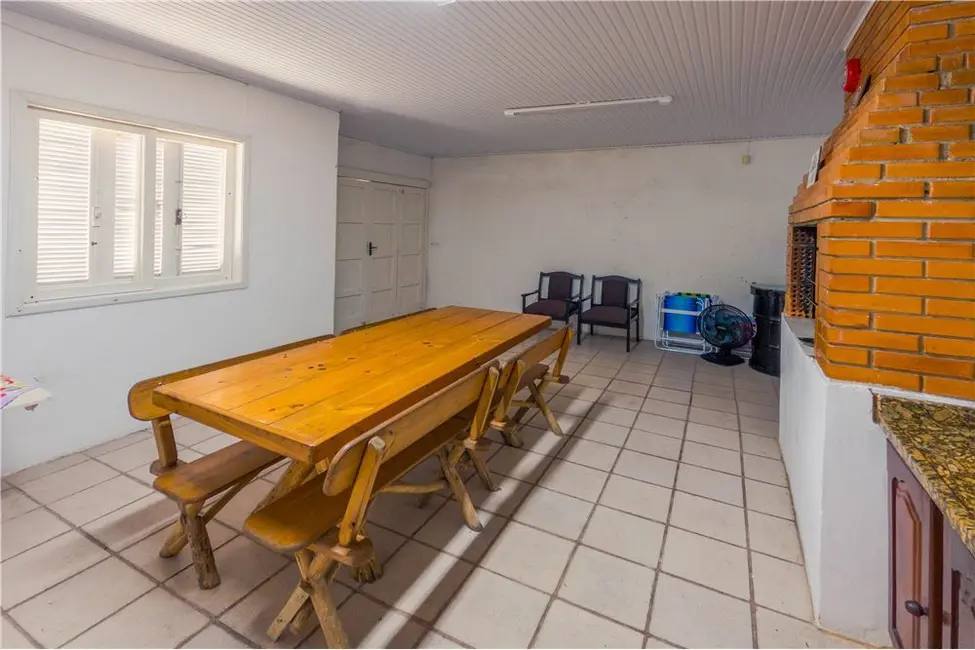 Foto 24 de Casa com 4 quartos à venda, 150m2 em Tramandai - RS