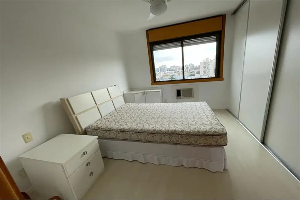 Apartamento com 2 quartos à venda, 90m2 em Santa Cecília, Porto Alegre - RS - imagem 4 Foto 4 de Apartamento com 2 quartos à venda, 90m2 em Santa Cecília, Porto Alegre - RS