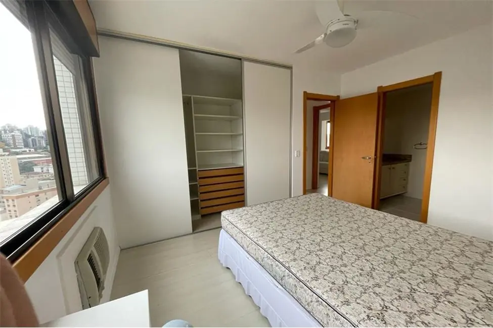 Apartamento com 2 quartos à venda, 90m2 em Santa Cecília, Porto Alegre - RS - imagem 5 Foto 5 de Apartamento com 2 quartos à venda, 90m2 em Santa Cecília, Porto Alegre - RS