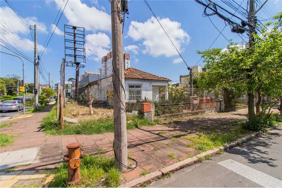 Foto 1 de Terreno / Lote à venda, 356m2 em Passo da Areia, Porto Alegre - RS
