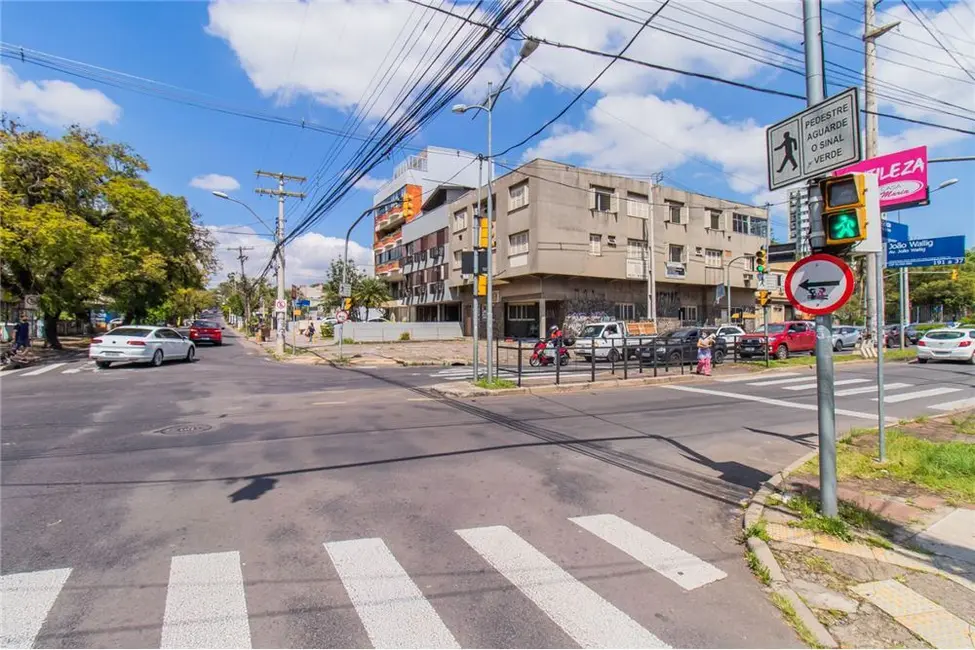 Foto 3 de Terreno / Lote à venda, 356m2 em Passo da Areia, Porto Alegre - RS