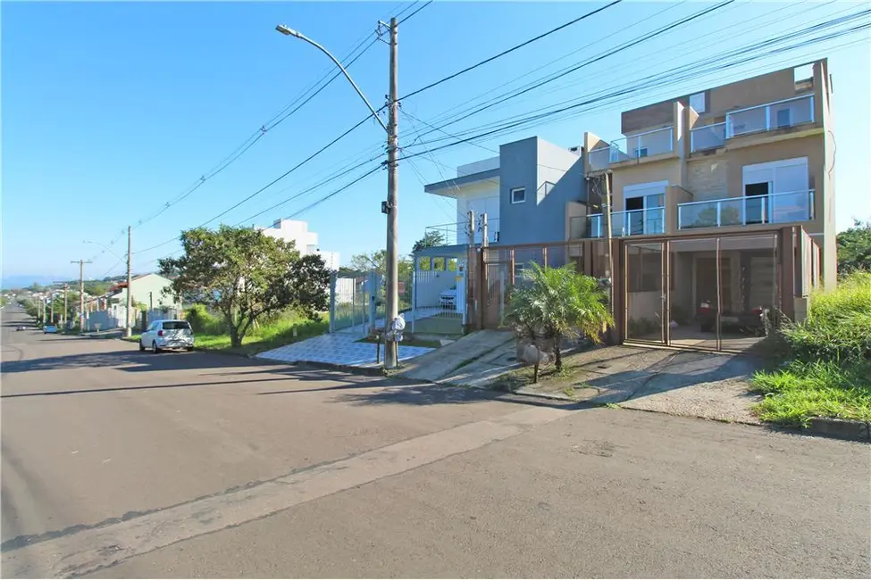 Foto 1 de Casa com 3 quartos à venda, 173m2 em Guarujá, Porto Alegre - RS
