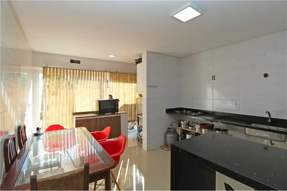 Foto 6 de Casa com 3 quartos à venda, 173m2 em Guarujá, Porto Alegre - RS