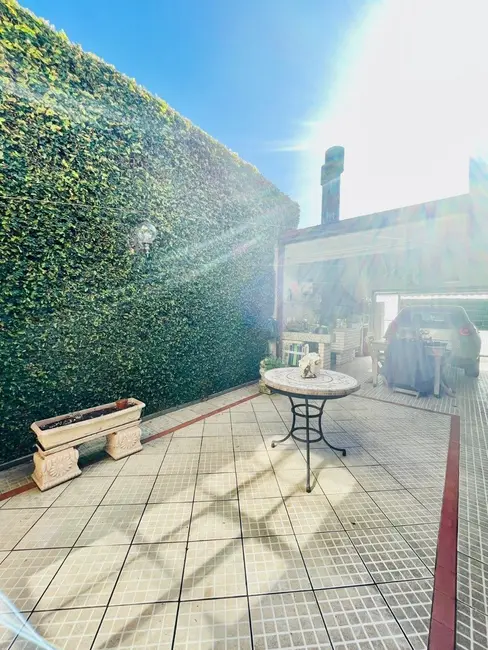 Casa com 4 quartos à venda, 240m2 em Ipanema, Porto Alegre - RS - imagem 9 Foto 9 de Casa com 4 quartos à venda, 240m2 em Ipanema, Porto Alegre - RS