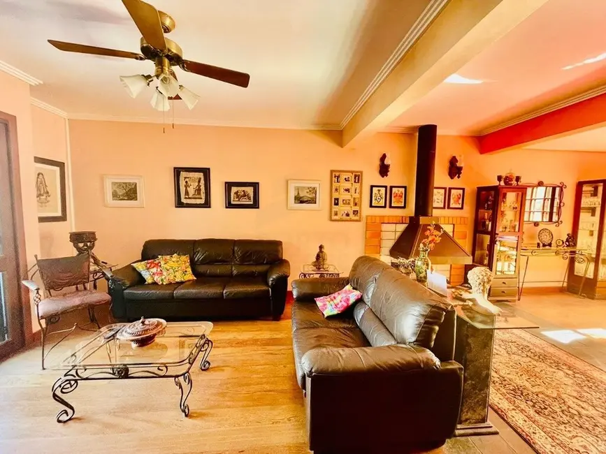 Casa com 4 quartos à venda, 240m2 em Ipanema, Porto Alegre - RS - imagem 5 Foto 5 de Casa com 4 quartos à venda, 240m2 em Ipanema, Porto Alegre - RS