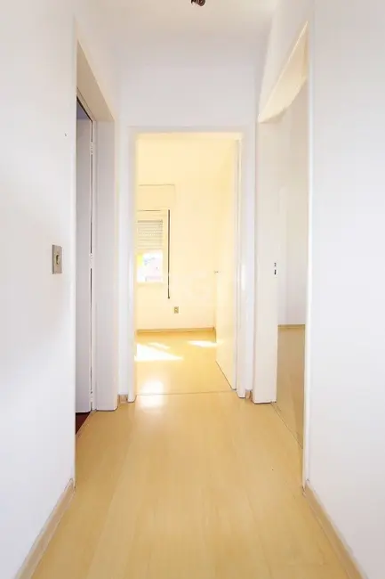 Apartamento com 2 quartos à venda, 123m2 em Teresópolis, Porto Alegre - RS - imagem 9 Foto 9 de Apartamento com 2 quartos à venda, 123m2 em Teresópolis, Porto Alegre - RS