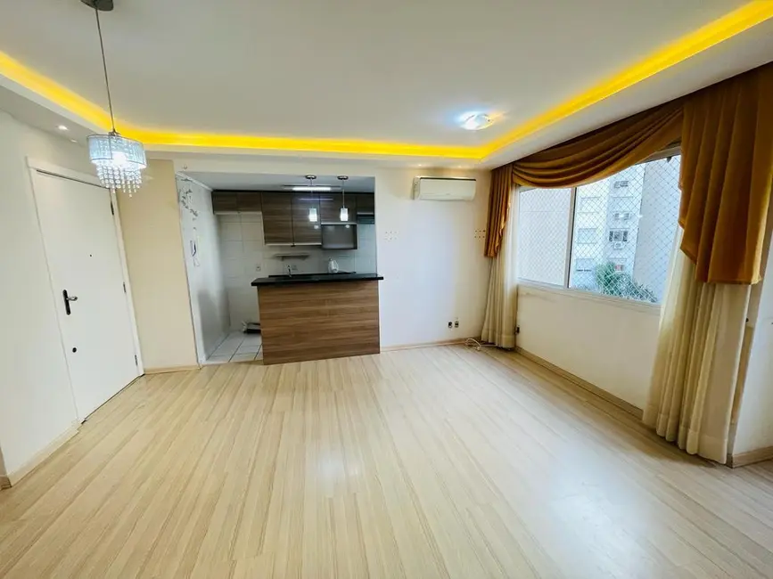 Foto 3 de Apartamento com 3 quartos à venda, 66m2 em Vila Ipiranga, Porto Alegre - RS