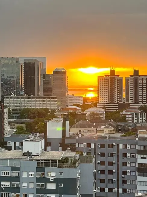 Foto 1 de Apartamento com 2 quartos à venda, 60m2 em Menino Deus, Porto Alegre - RS