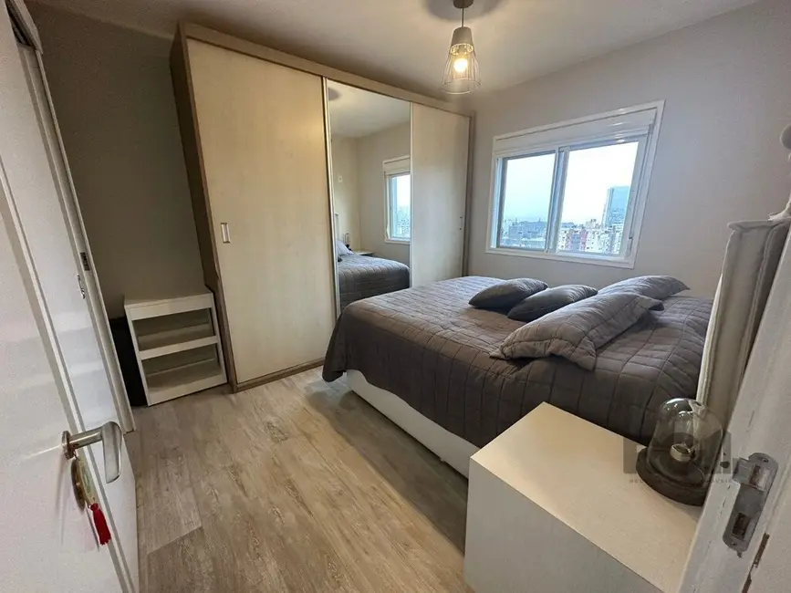 Apartamento com 2 quartos à venda, 60m2 em Menino Deus, Porto Alegre - RS - imagem 8 Foto 8 de Apartamento com 2 quartos à venda, 60m2 em Menino Deus, Porto Alegre - RS