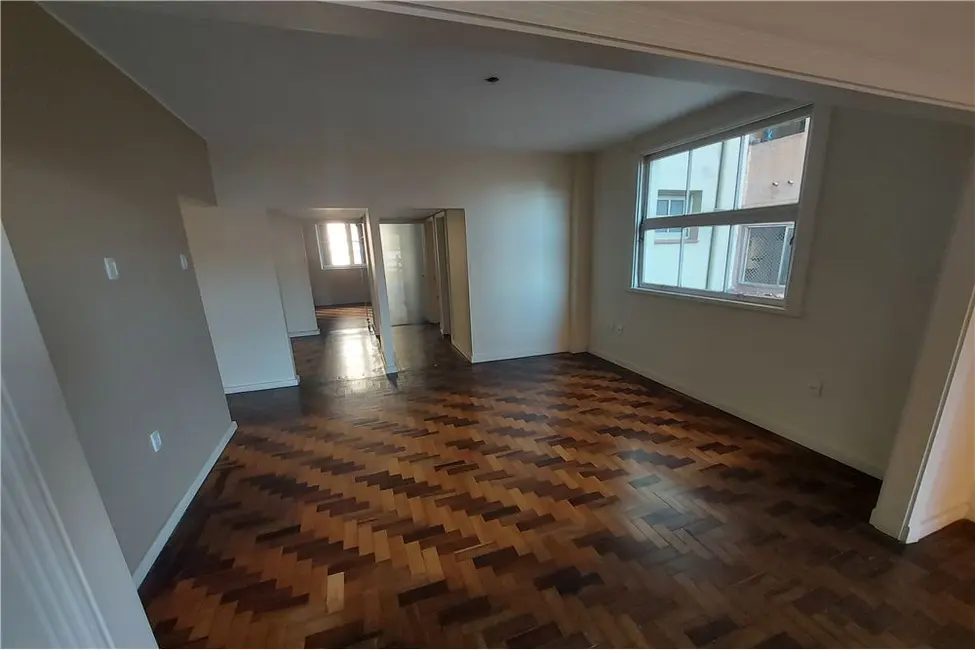 Apartamento com 2 quartos à venda, 115m2 em Centro Histórico, Porto Alegre - RS - imagem 2 Foto 2 de Apartamento com 2 quartos à venda, 115m2 em Centro Histórico, Porto Alegre - RS