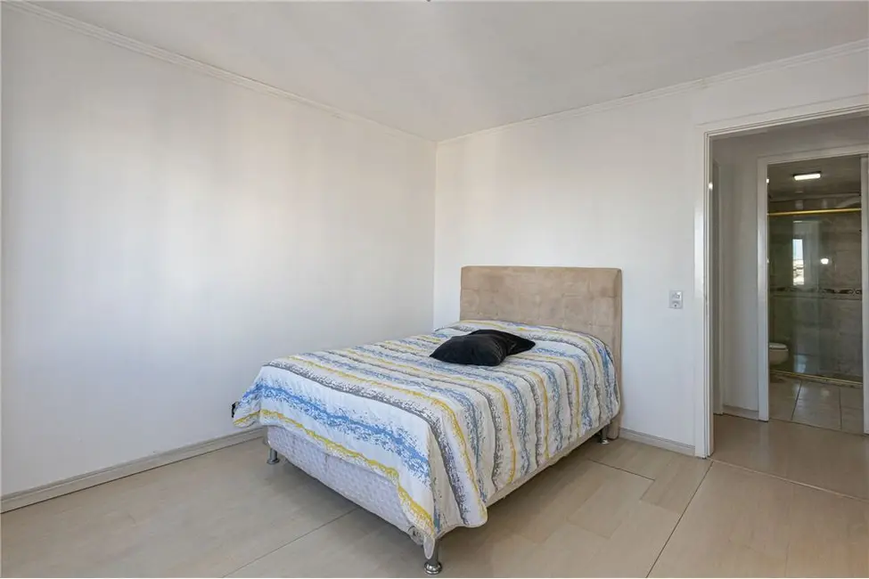 Apartamento com 2 quartos à venda, 74m2 em Centro Histórico, Porto Alegre - RS - imagem 7 Foto 7 de Apartamento com 2 quartos à venda, 74m2 em Centro Histórico, Porto Alegre - RS