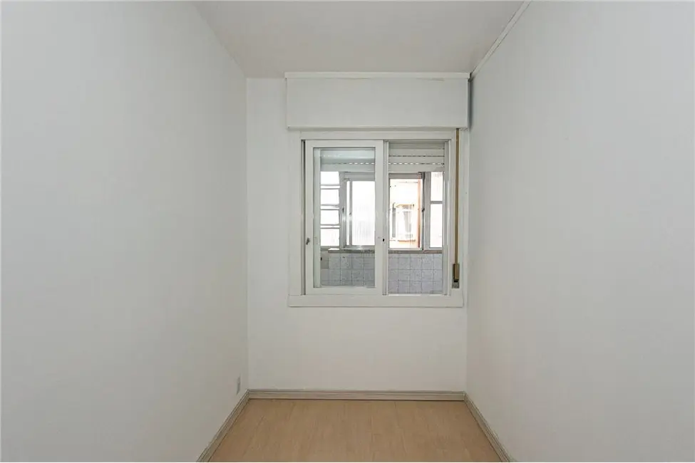 Apartamento com 2 quartos à venda, 74m2 em Centro Histórico, Porto Alegre - RS - imagem 2 Foto 2 de Apartamento com 2 quartos à venda, 74m2 em Centro Histórico, Porto Alegre - RS