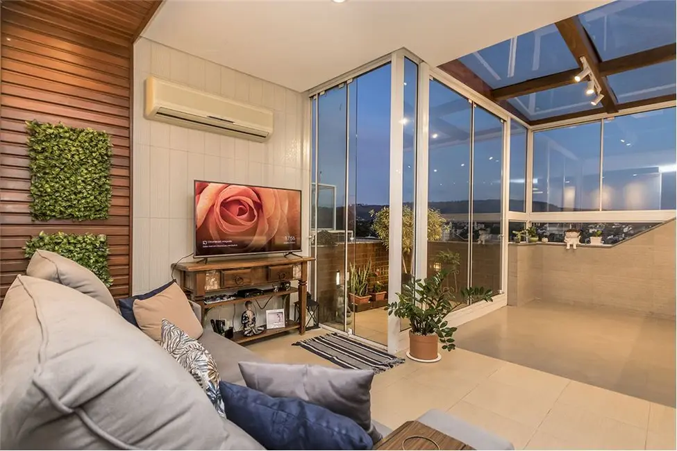 Foto 6 de Apartamento com 4 quartos à venda, 210m2 em Jardim Itu, Porto Alegre - RS