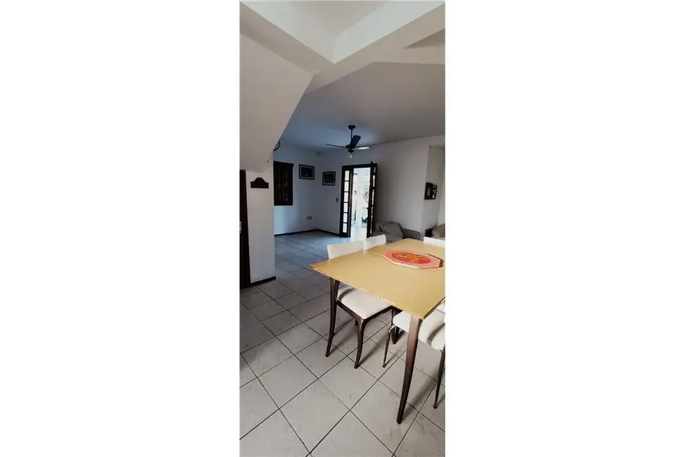 Casa com 3 quartos à venda, 165m2 em Tramandai - RS - imagem 3 Foto 3 de Casa com 3 quartos à venda, 165m2 em Tramandai - RS
