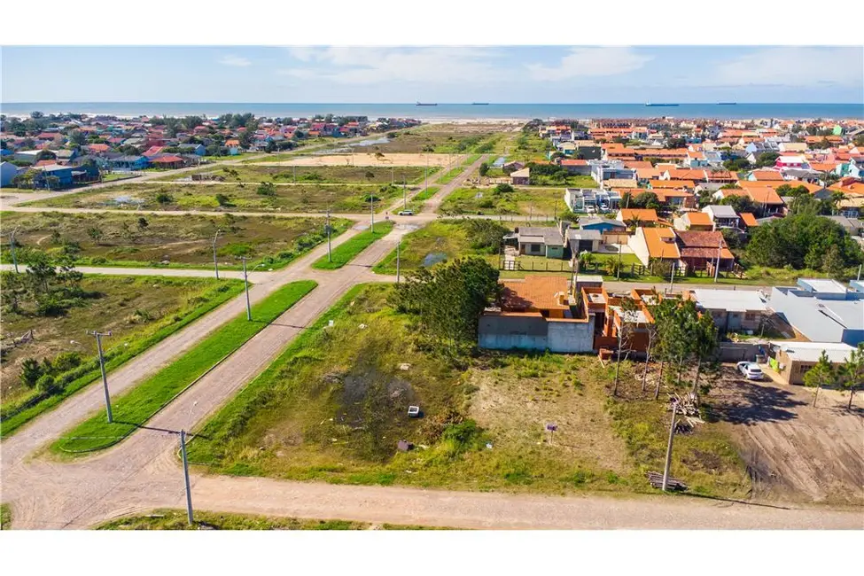 Foto 3 de Terreno / Lote à venda, 350m2 em Centro, Imbe - RS