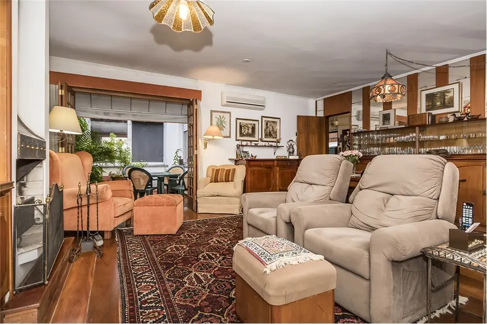 Casa com 4 quartos à venda, 280m2 em Três Figueiras, Porto Alegre - RS - imagem 4 Foto 4 de Casa com 4 quartos à venda, 280m2 em Três Figueiras, Porto Alegre - RS