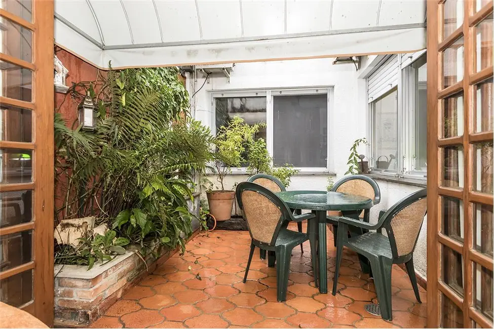 Casa com 4 quartos à venda, 280m2 em Três Figueiras, Porto Alegre - RS - imagem 6 Foto 6 de Casa com 4 quartos à venda, 280m2 em Três Figueiras, Porto Alegre - RS