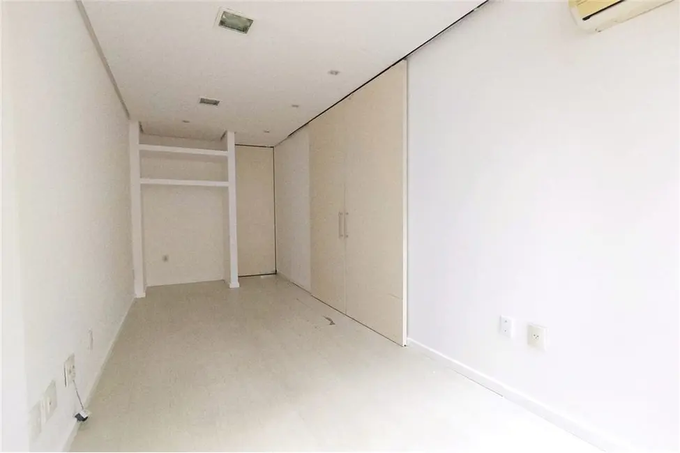 Sala Comercial à venda, 45m2 em Moinhos de Vento, Porto Alegre - RS - imagem 5 Foto 5 de Sala Comercial à venda, 45m2 em Moinhos de Vento, Porto Alegre - RS