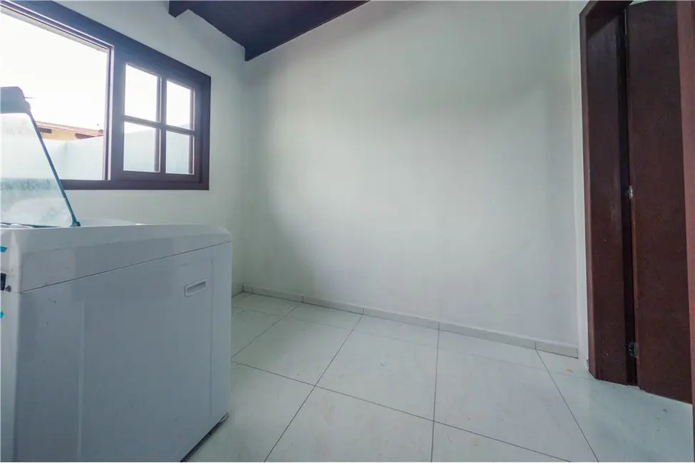 Casa com 3 quartos à venda, 137m2 em Tramandai - RS - imagem 8 Foto 8 de Casa com 3 quartos à venda, 137m2 em Tramandai - RS