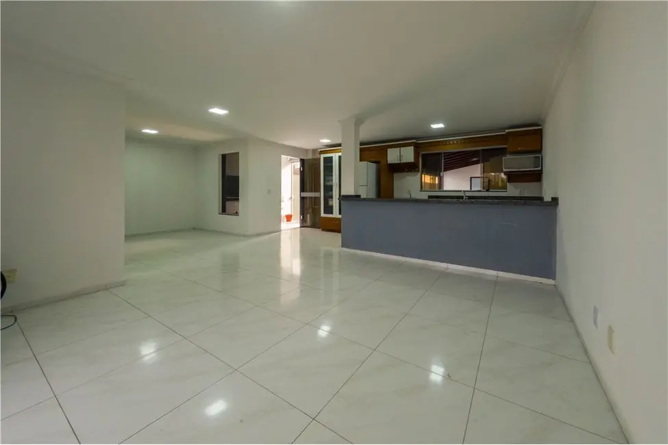 Foto 14 de Casa com 3 quartos à venda, 137m2 em Tramandai - RS