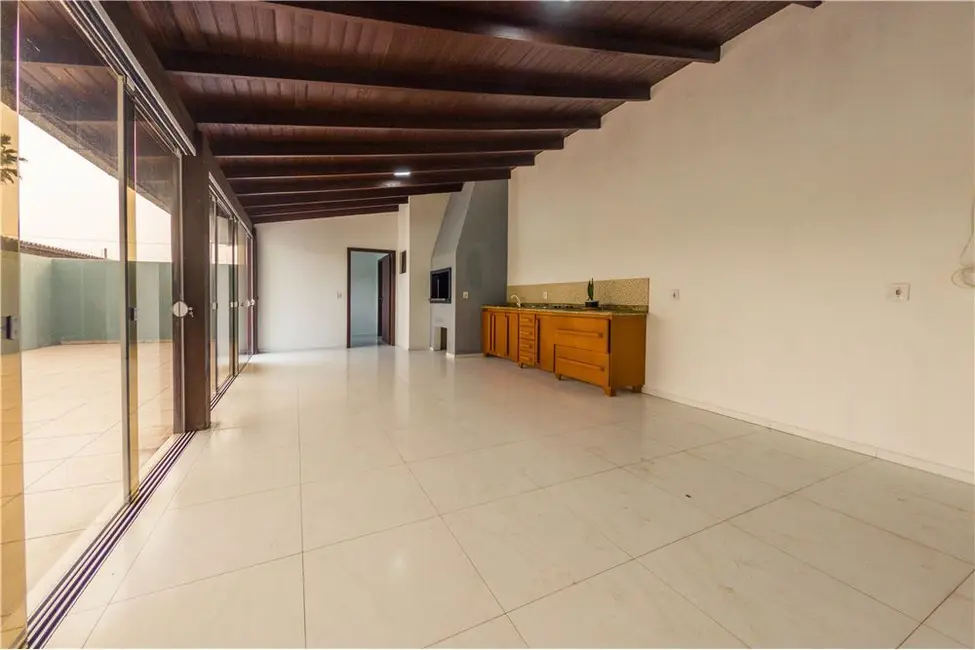 Casa com 3 quartos à venda, 137m2 em Tramandai - RS - imagem 6 Foto 6 de Casa com 3 quartos à venda, 137m2 em Tramandai - RS