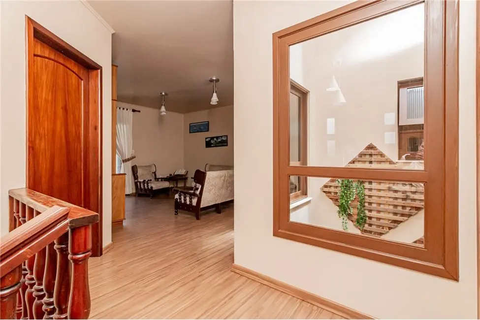 Foto 6 de Casa com 4 quartos à venda, 350m2 em Partenon, Porto Alegre - RS