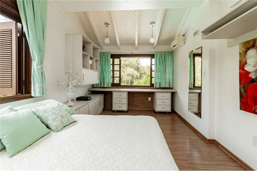 Foto 3 de Casa com 4 quartos à venda, 350m2 em Partenon, Porto Alegre - RS