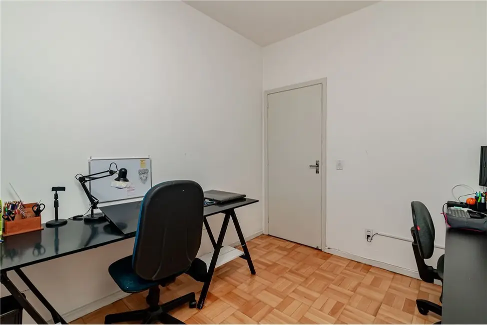 Apartamento com 2 quartos à venda, 69m2 em Centro Histórico, Porto Alegre - RS - imagem 7 Foto 7 de Apartamento com 2 quartos à venda, 69m2 em Centro Histórico, Porto Alegre - RS