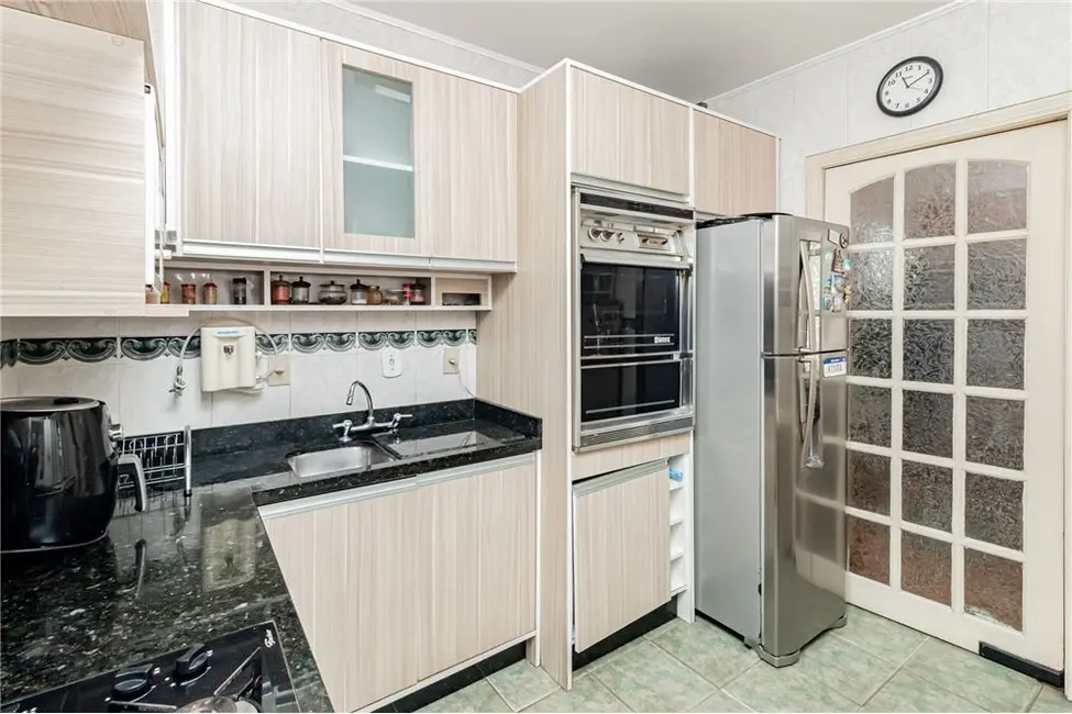 Casa com 3 quartos à venda, 300m2 em Chácara das Pedras, Porto Alegre - RS - imagem 9 Foto 9 de Casa com 3 quartos à venda, 300m2 em Chácara das Pedras, Porto Alegre - RS