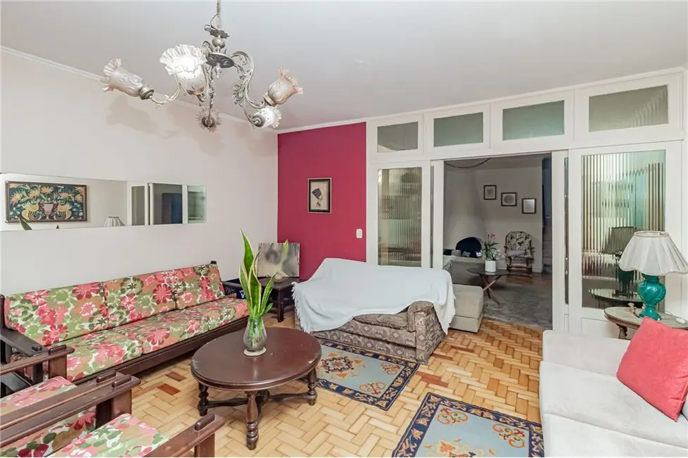 Casa com 3 quartos à venda, 300m2 em Chácara das Pedras, Porto Alegre - RS - imagem 3 Foto 3 de Casa com 3 quartos à venda, 300m2 em Chácara das Pedras, Porto Alegre - RS