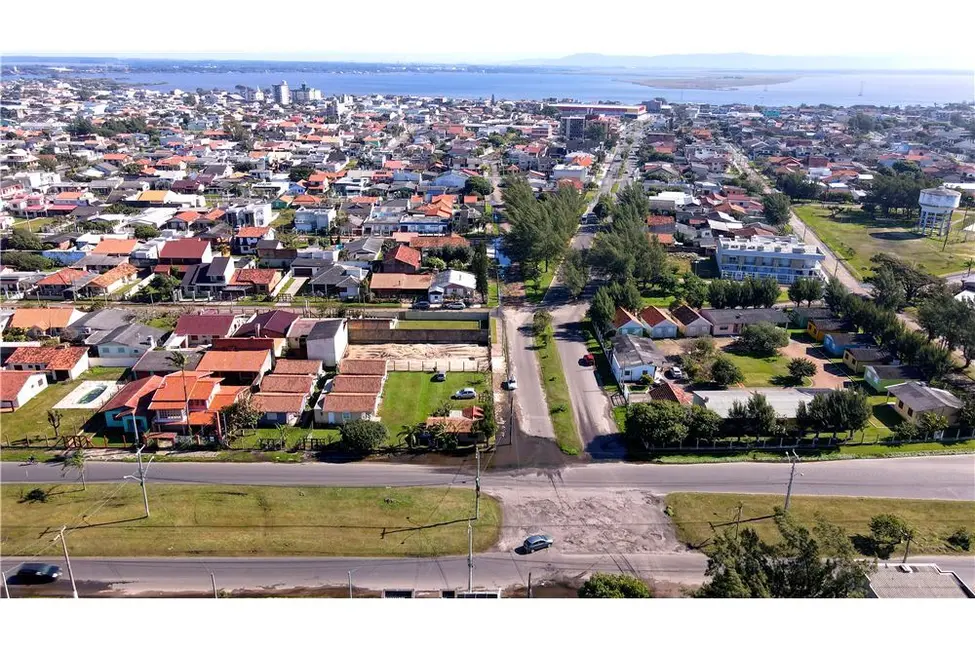 Terreno / Lote à venda, 450m2 em Centro, Tramandai - RS - imagem 6 Foto 6 de Terreno / Lote à venda, 450m2 em Centro, Tramandai - RS