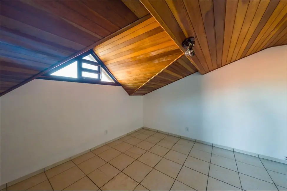 Foto 16 de Casa com 4 quartos à venda, 188m2 em Tramandai - RS