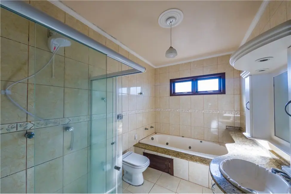 Foto 13 de Casa com 4 quartos à venda, 188m2 em Tramandai - RS