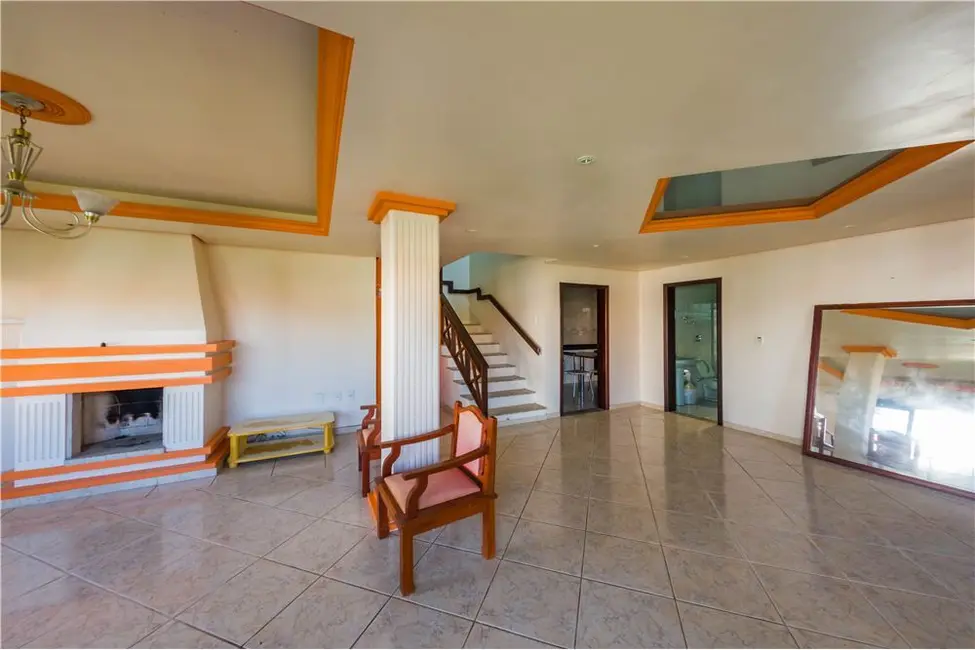 Casa com 4 quartos à venda, 188m2 em Tramandai - RS - imagem 4 Foto 4 de Casa com 4 quartos à venda, 188m2 em Tramandai - RS