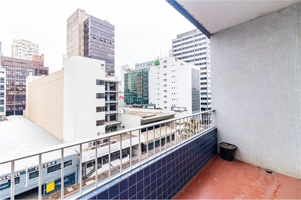 Apartamento com 3 quartos à venda, 148m2 em Centro Histórico, Porto Alegre - RS - imagem 3 Foto 3 de Apartamento com 3 quartos à venda, 148m2 em Centro Histórico, Porto Alegre - RS