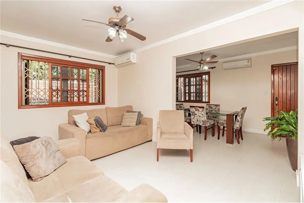 Foto 9 de Casa com 4 quartos à venda, 214m2 em Jardim do Salso, Porto Alegre - RS