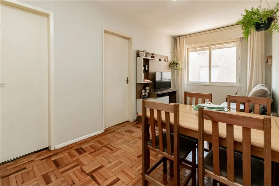 Apartamento com 1 quarto à venda, 42m2 em Passo da Areia, Porto Alegre - RS - imagem 2 Foto 2 de Apartamento com 1 quarto à venda, 42m2 em Passo da Areia, Porto Alegre - RS