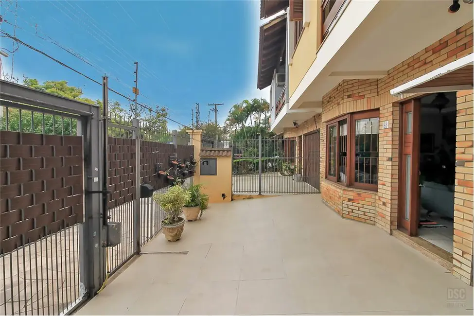 Foto 4 de Casa com 3 quartos à venda, 200m2 em Campo Novo, Porto Alegre - RS