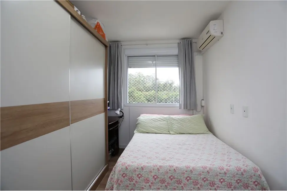 Foto 3 de Apartamento com 2 quartos à venda, 48m2 em Jardim Itu, Porto Alegre - RS