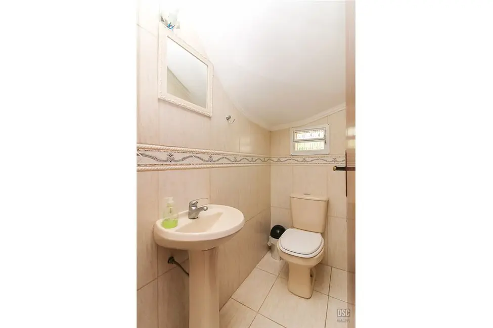 Casa com 3 quartos à venda, 150m2 em Espírito Santo, Porto Alegre - RS - imagem 6 Foto 6 de Casa com 3 quartos à venda, 150m2 em Espírito Santo, Porto Alegre - RS