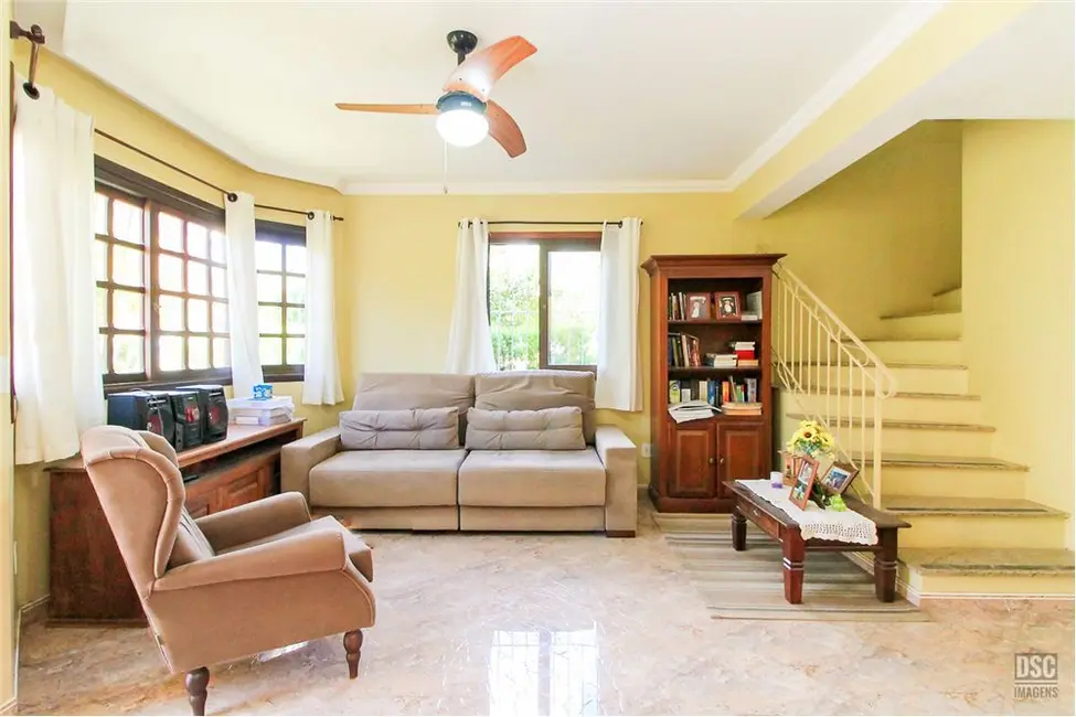 Casa com 3 quartos à venda, 150m2 em Espírito Santo, Porto Alegre - RS - imagem 4 Foto 4 de Casa com 3 quartos à venda, 150m2 em Espírito Santo, Porto Alegre - RS