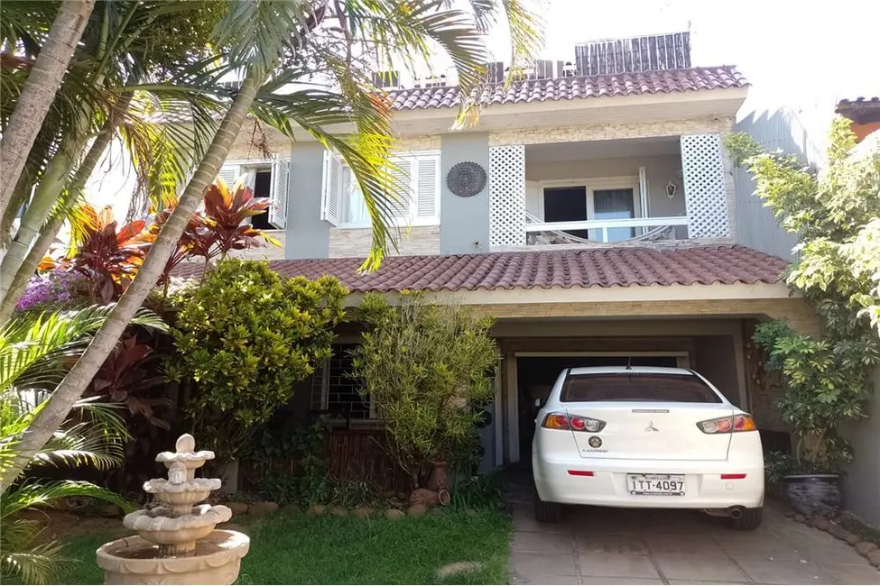 Casa com 3 quartos à venda, 240m2 em Ipanema, Porto Alegre - RS - imagem 6 Foto 6 de Casa com 3 quartos à venda, 240m2 em Ipanema, Porto Alegre - RS