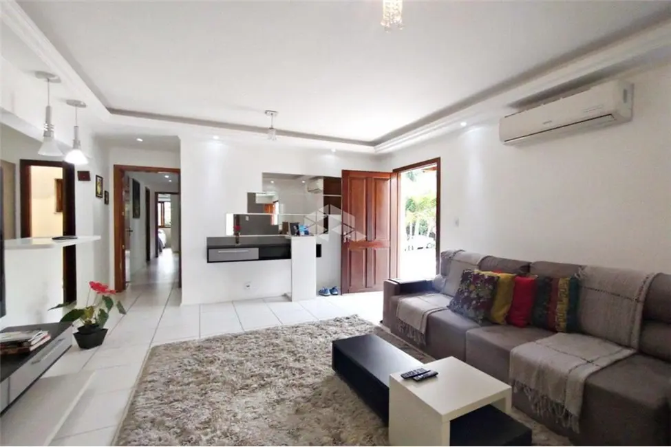 Casa com 3 quartos à venda, 100m2 em Lomba do Pinheiro, Porto Alegre - RS - imagem 3 Foto 3 de Casa com 3 quartos à venda, 100m2 em Lomba do Pinheiro, Porto Alegre - RS